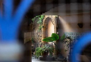 Oltre la porta