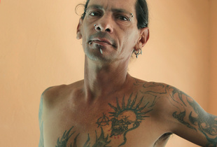 Gerson self infected with HIV in mid nineties, he lives in ex-sanatorium in Pinar del Rio with his wife, Yoandra