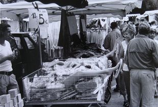 Market Day, St. Remy © Eric Blau