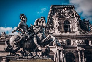 Near Louvre