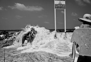 street photography by: felix lupa                    www.felixlupa.com