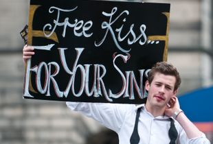 Free Kiss