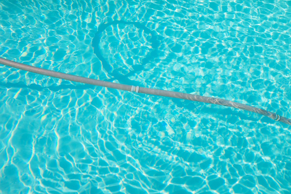 Gary Gruber pool hose LensCulture