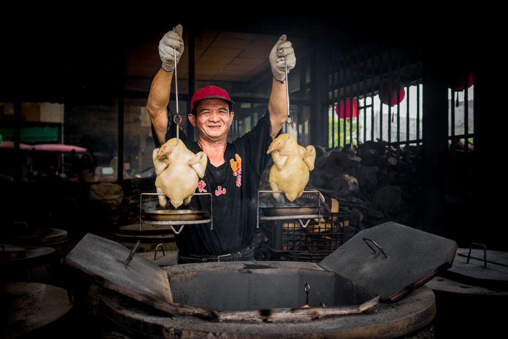Bridging the Chinese Diaspora and Greater China