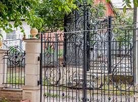 Around a  Moldavian Roma Community.