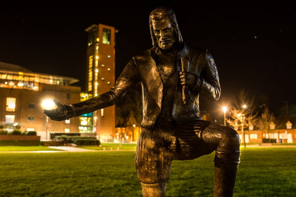 Living Among History - A Portrait Of Life In Stratford-upon-Avon