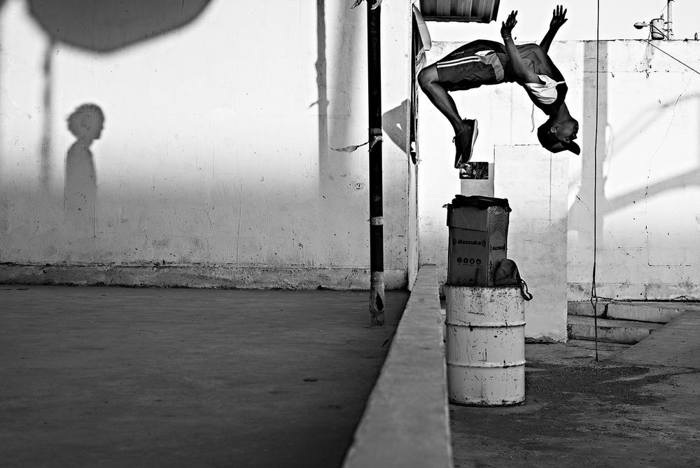 Some Shadow/ Alguna Sombra