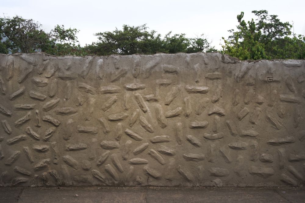 Intramuros (life behind the wall)