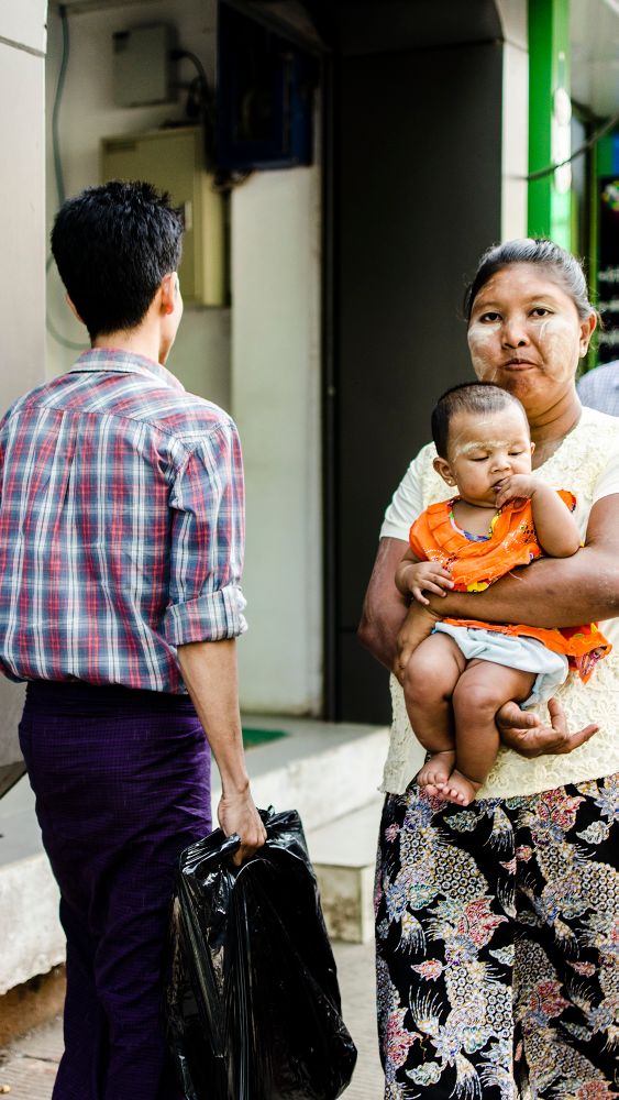 A lasting gaze on the faces of Yangon