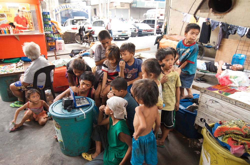 MANILA: LIFE IN THE STREET