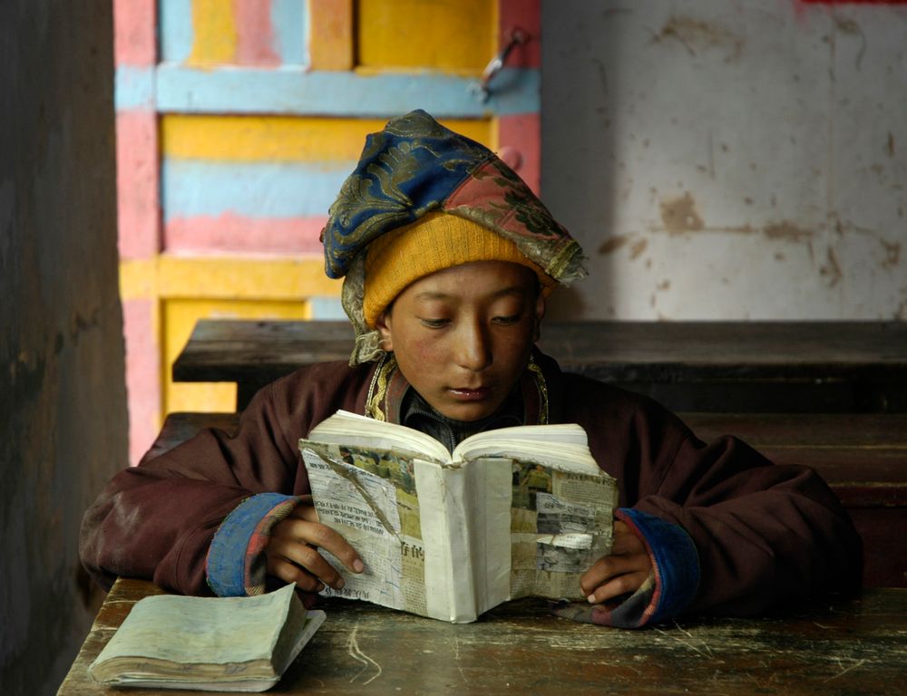 Nomad boy reading