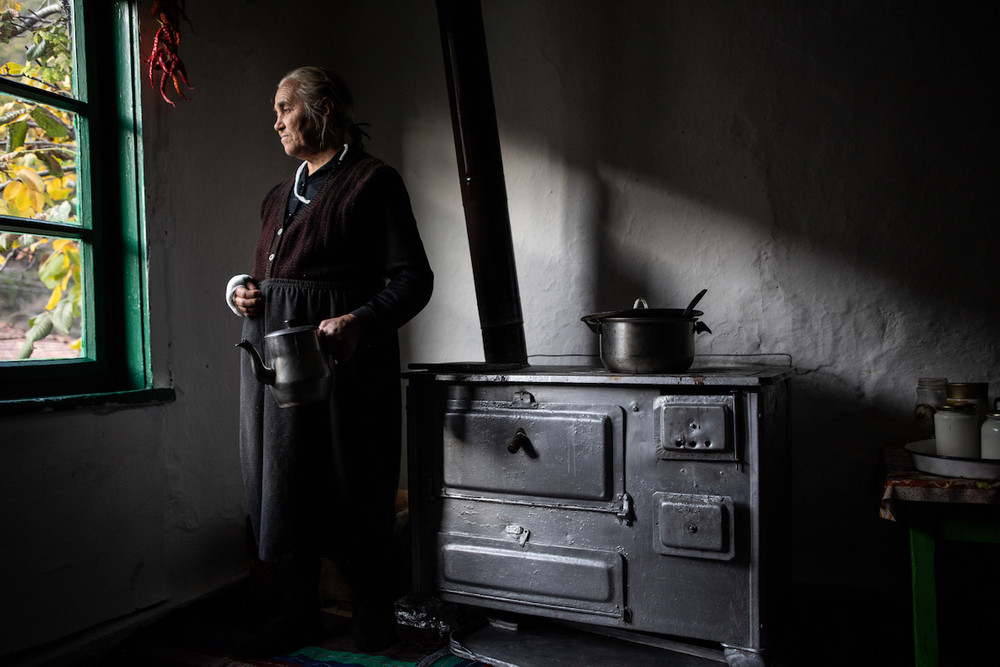 ELDERLY AND ABANDONED: PHOTOGRAPHS OF RESILIENCE