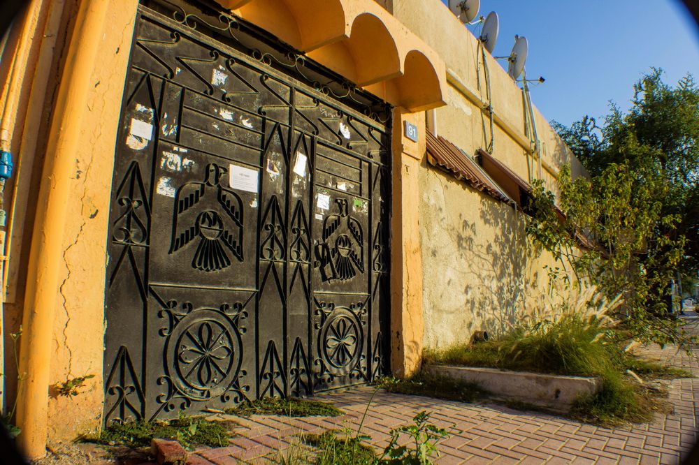 THE BEAUTIFUL ARABIC GATES OF SATWA