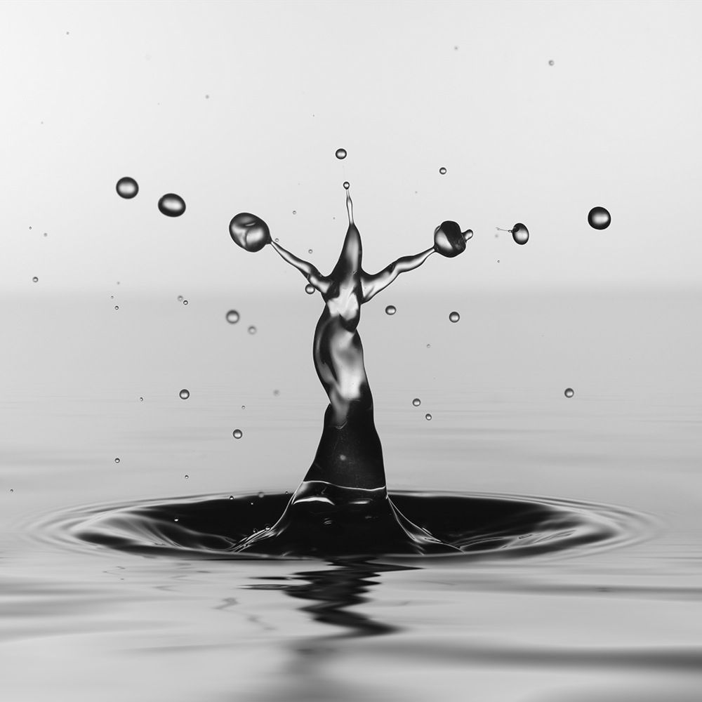 Liquid (squares)