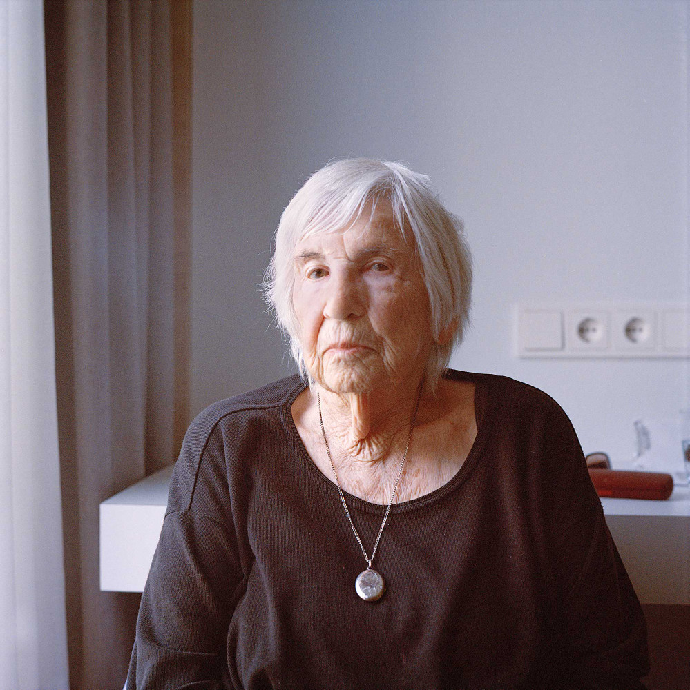 Trotzdem am Leben! Shoah-Überlebende in Portraits. Alive! Shoah survivors in portraits