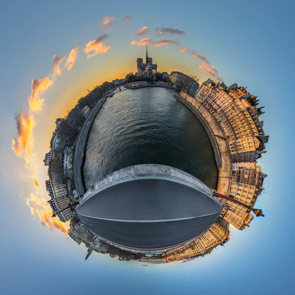  Tiny Planet-sur-Seine 
