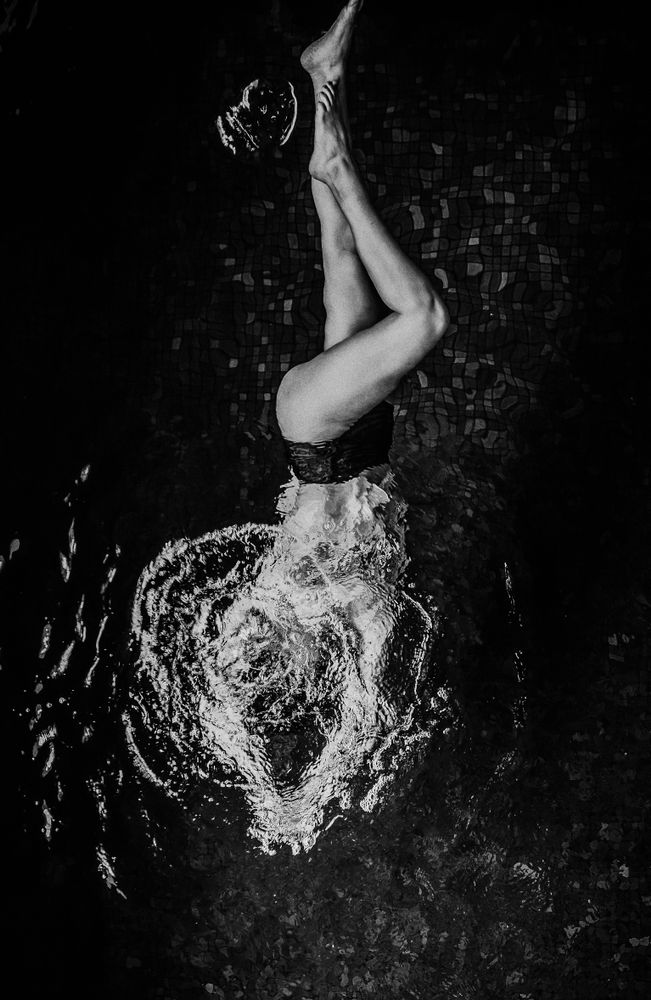 DARK WATER