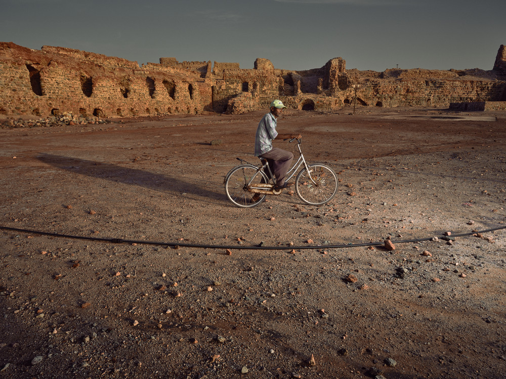 External Iran, unveiling faces & stories 