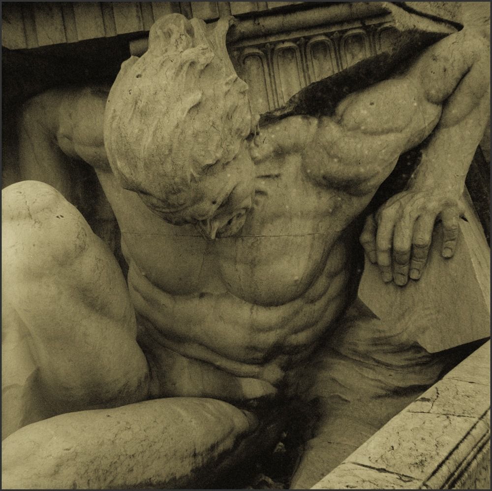 runaway statues