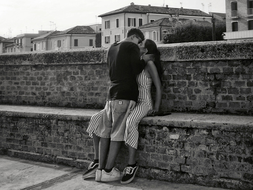 CONNECTED... CONNESSI