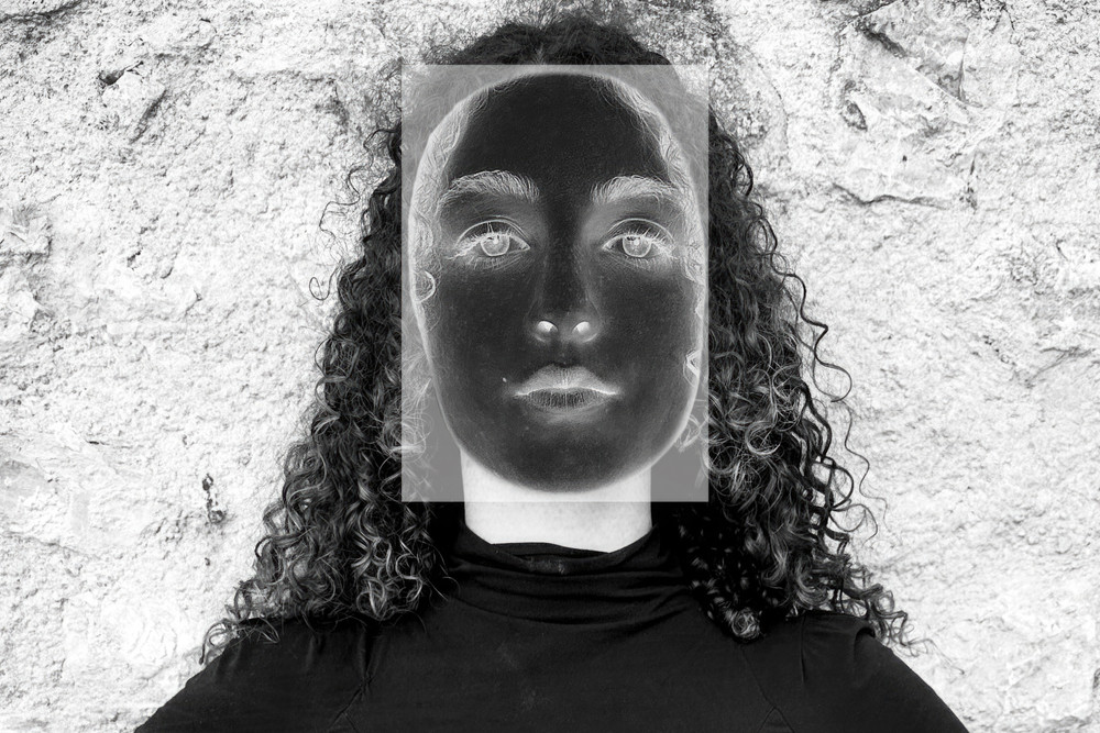 "Revealed Identities" - Identità svelate
