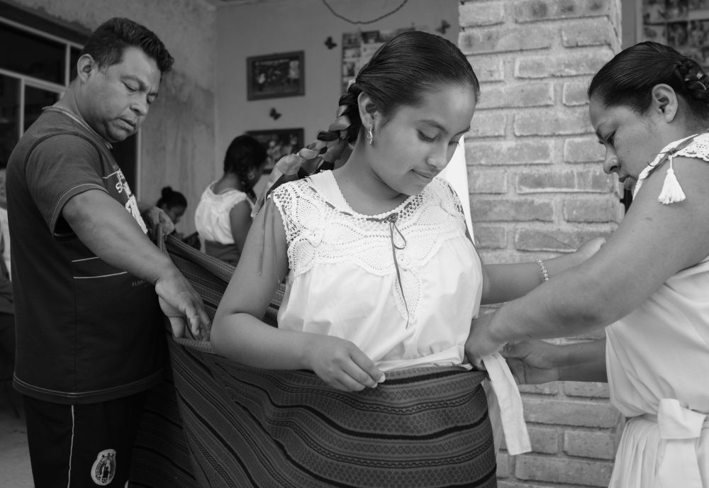 A small indigenous town prepares for Guelaguetza. 
