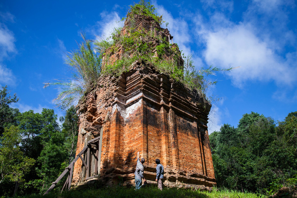 LASERS & LANDSCAPES:  Revealing the secrets of a Khmer mystery
