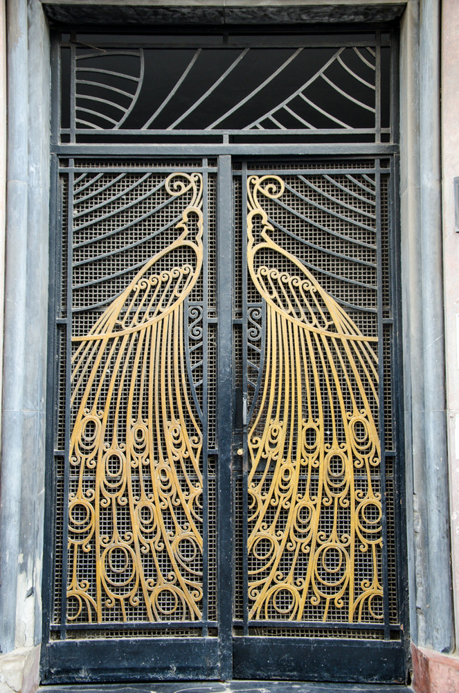 Casablanca - Pearl of the Orient: The Mauresque and Art Deco 