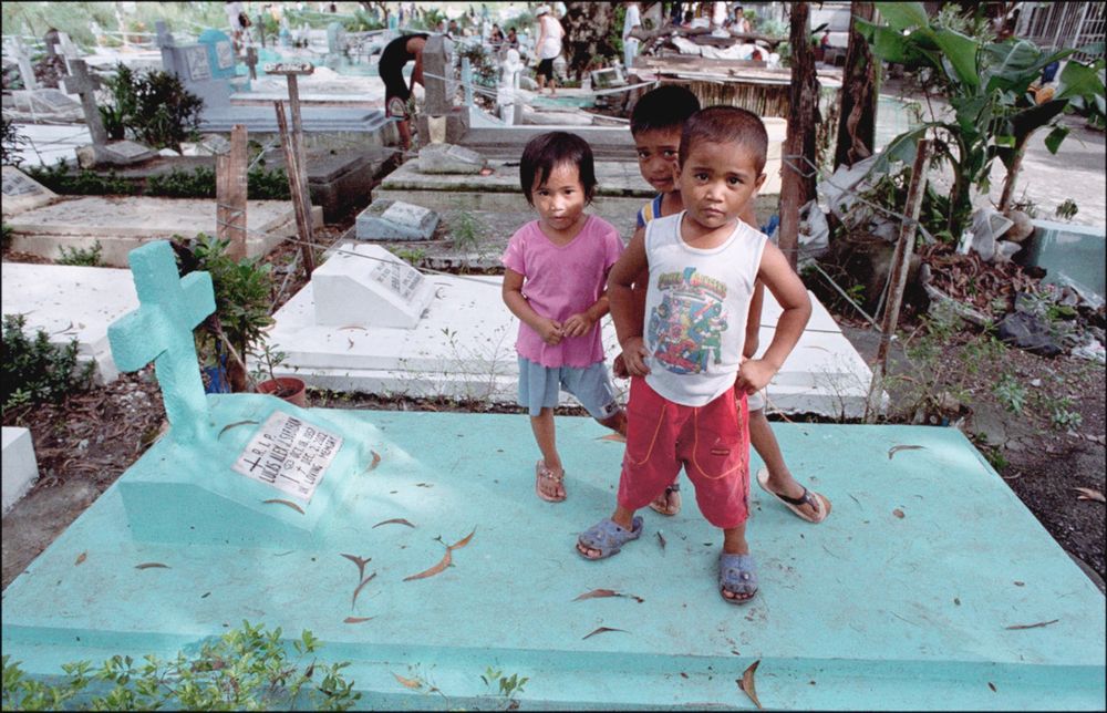 Philippines, Cemeteries