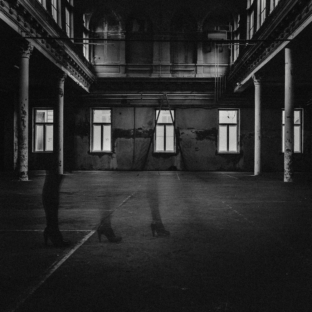 A sad dream of fear and hope