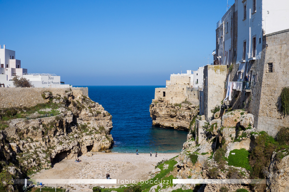 Polignano a Mare: where the autumn wears blue