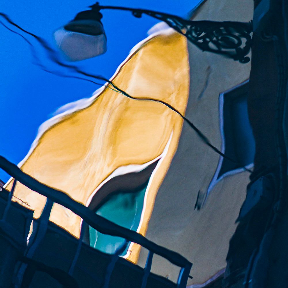 METAFRAMES: FRAGMENTS OF SNAPSHOTS