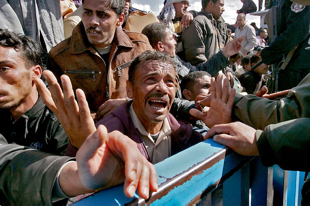 Flee the war to survive - Tunisia/Libya