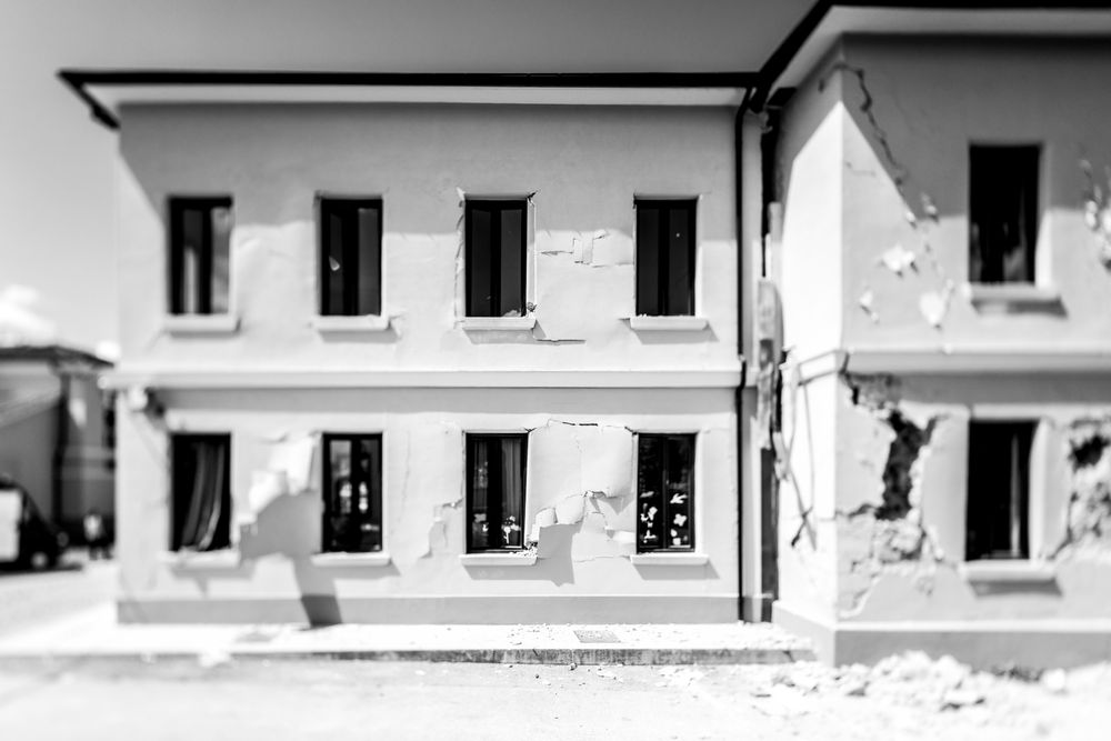 Earthquake - Memoryland