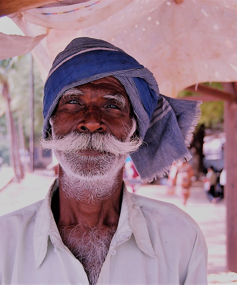 Caroline Evans - Faces of Tamil Nadu 2004 | LensCulture