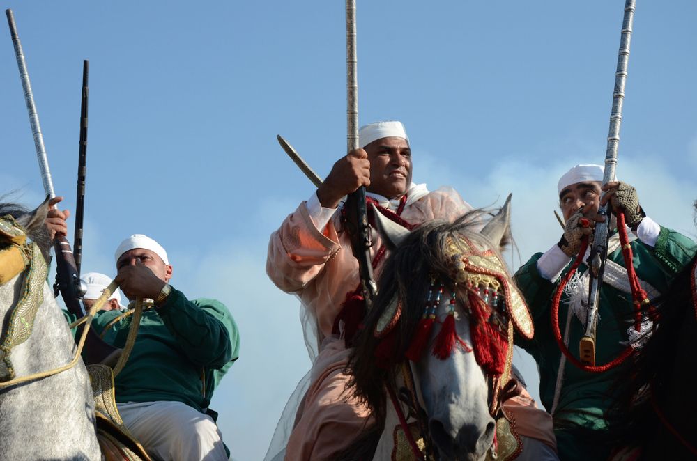 Powder Game, Tbourida : Horsemen and Horses of the Moroccan Fantasia
