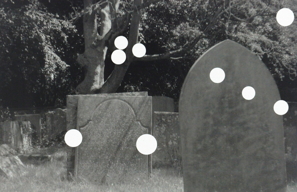 Dots : B&W 2021
