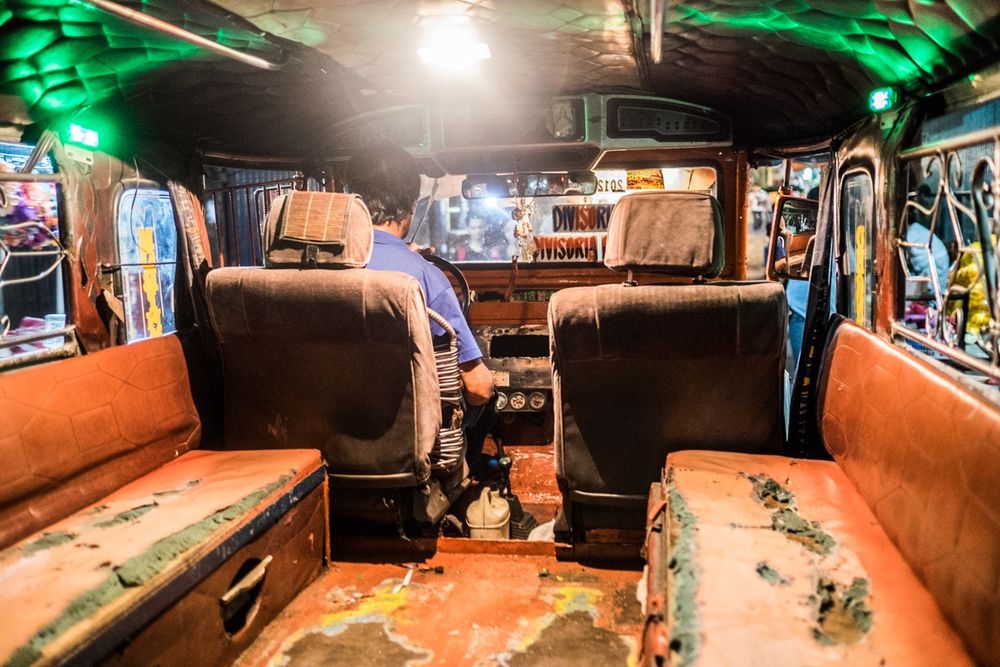 Transports, commuting culture. Chapter 2 - Filipino Jeepneys