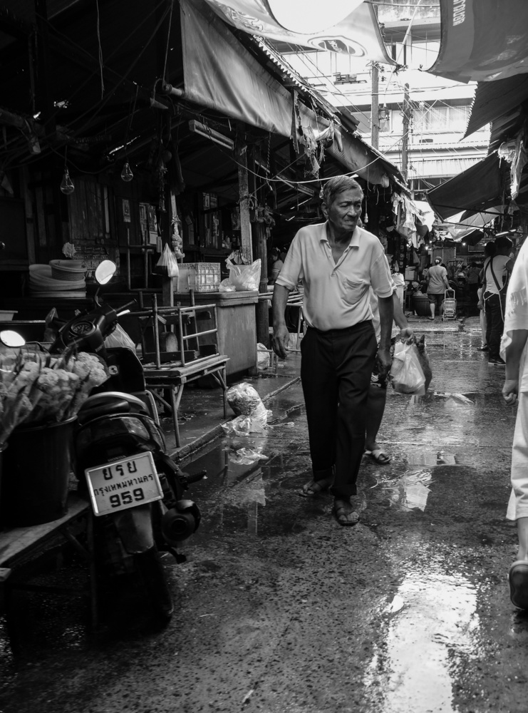 Phra Pradaeng Morning Market