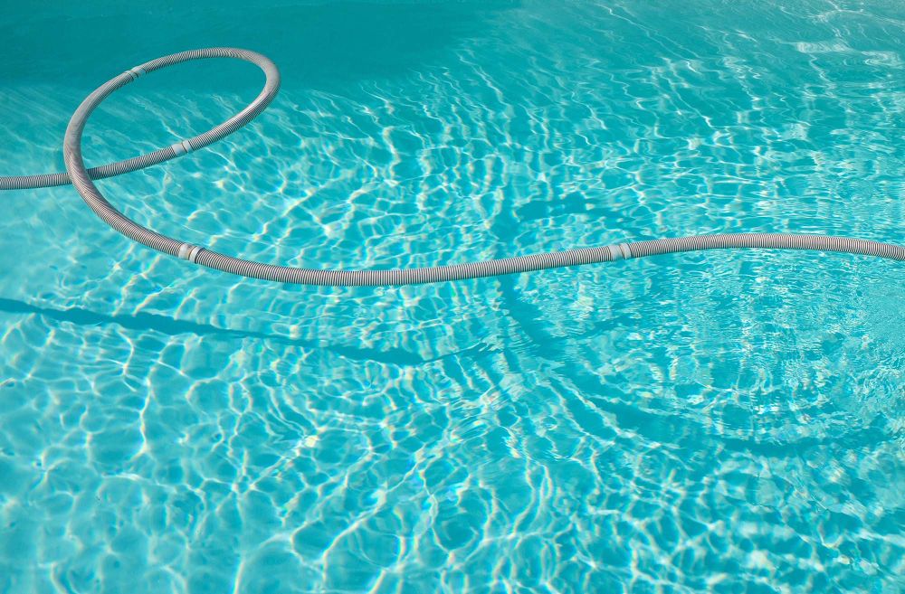 Gary Gruber pool hose LensCulture
