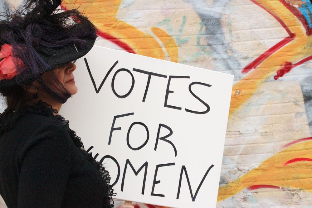VOTES FOR WOMEN 