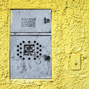 From the series ElectriCity/Della serie ElettriCittà.