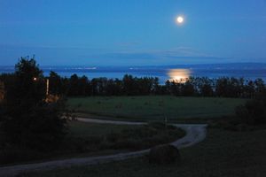 Quebec-Charlevoix-Les Éboulements-La Ferme en Haut-Lune et Route