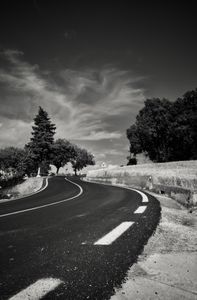 Dashes on S-bend
