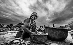 The salting woman II