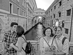 Selfie_Stick_Venice_2017