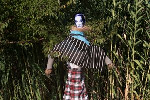 SCARECROWS, MARLENE DIETRICH