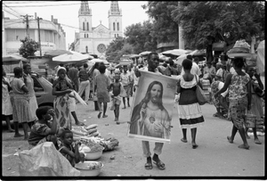 Downtown market, Lome, Togo        © Betty Press