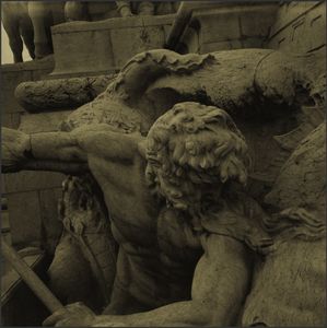 runaway statues