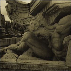 runaway statues
